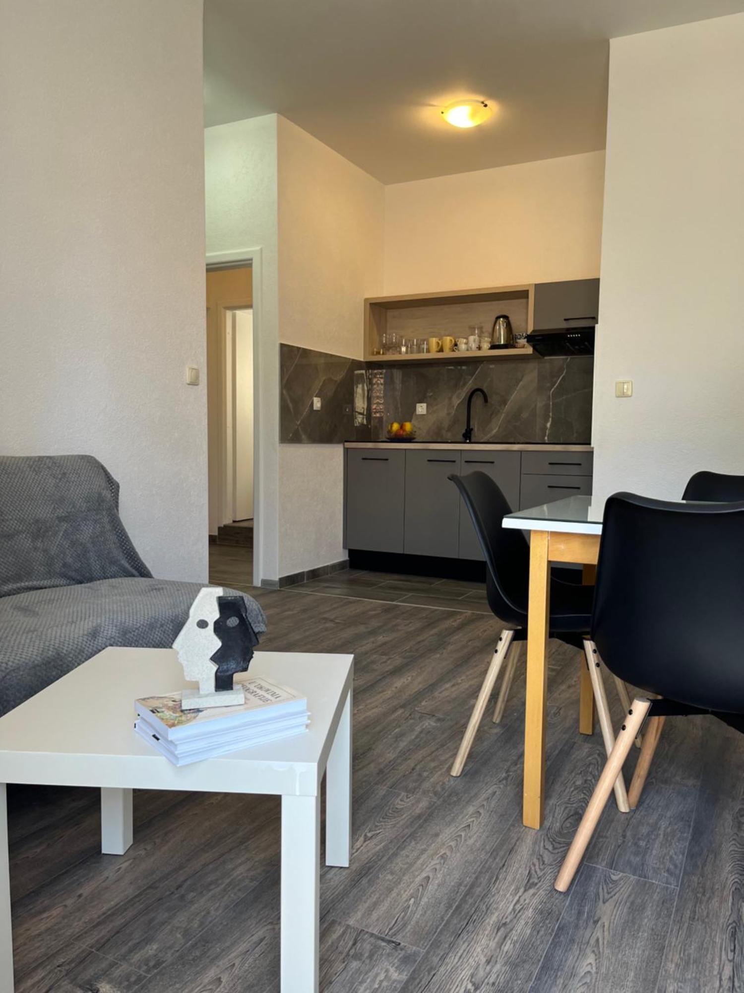 Apartment Makarska M&I Exteriör bild